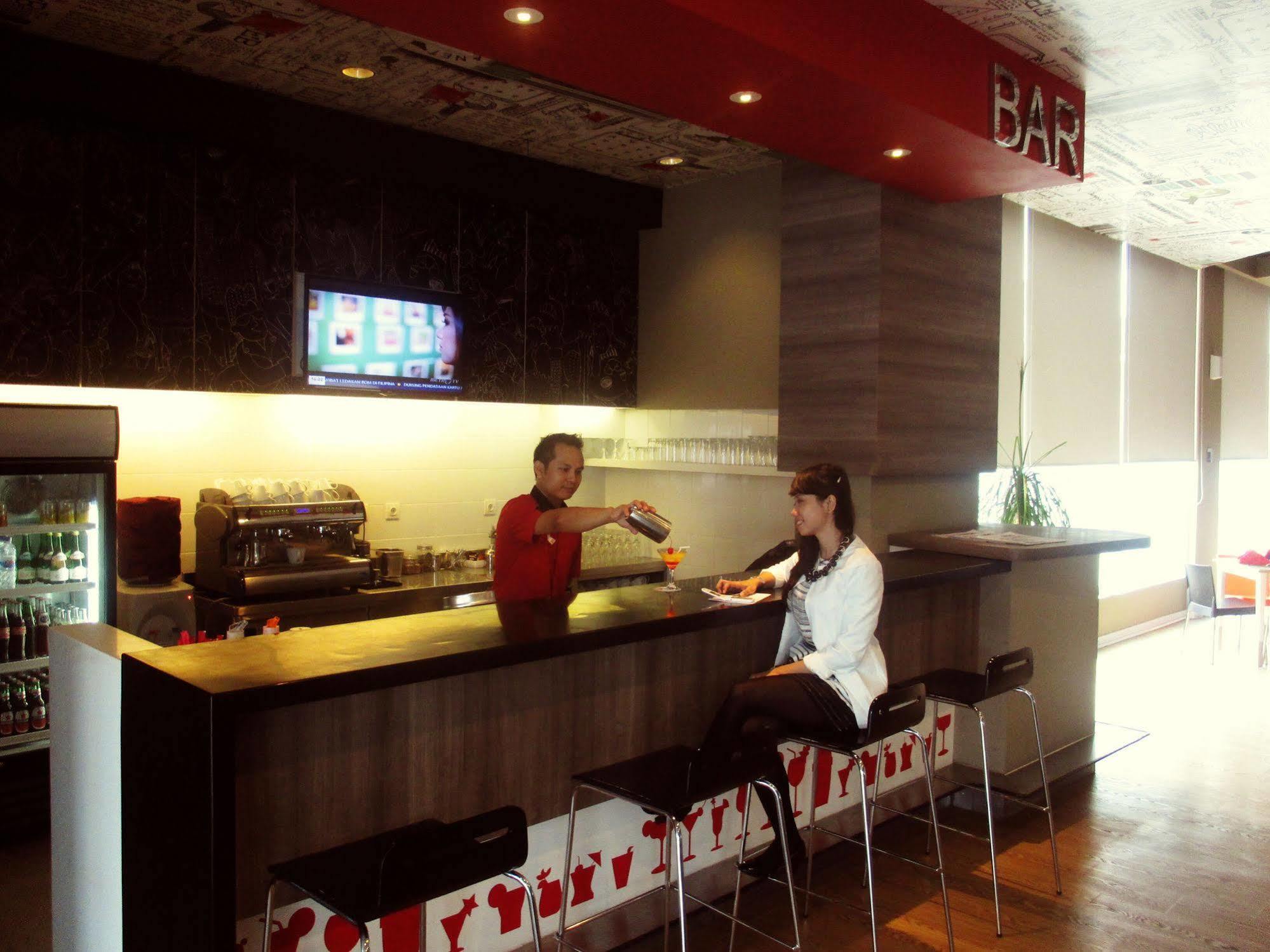 ไอบิส สุราบายา ซิตี้ เซ็นเตอร์ โฮเต็ล Hotel ภายนอก รูปภาพ